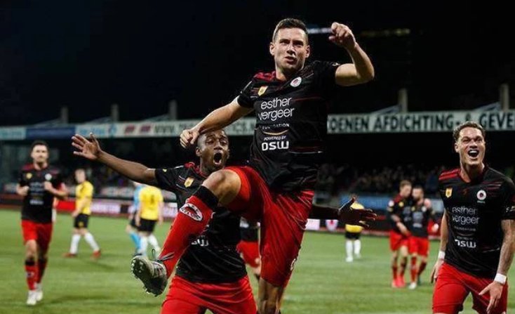 拖入对他们 拖入对他们