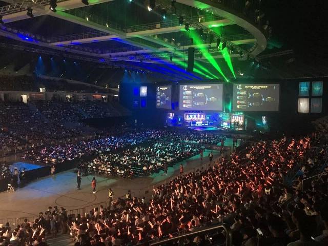 田径赛场上 田径赛场上